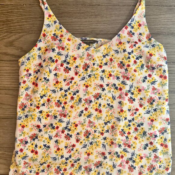 Banana Republic Floral Classic Camisole Large Petite As Seen on Virgin River - Picture 2 of 12